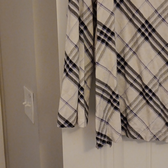 Top - Picture 3 of 7